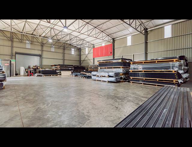 840M² WAREHOUSE FOR SALE IN KNOPJESLAAGTE